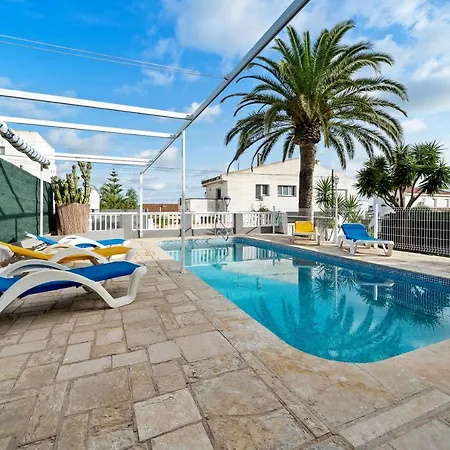 Amador Villa *